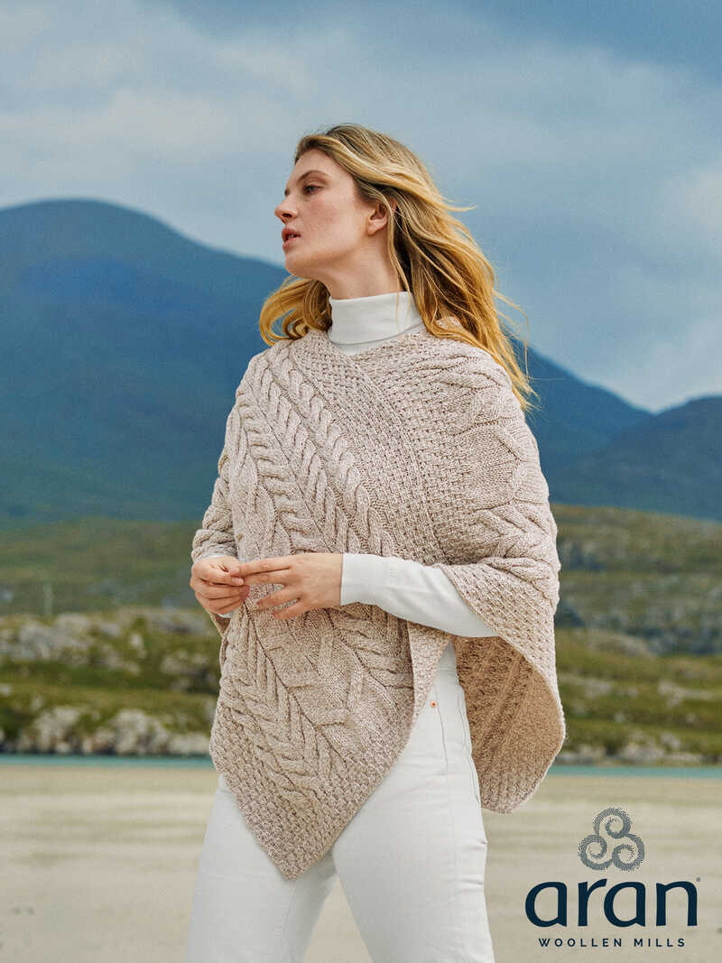 Produktbild zu Irischer Strickponcho