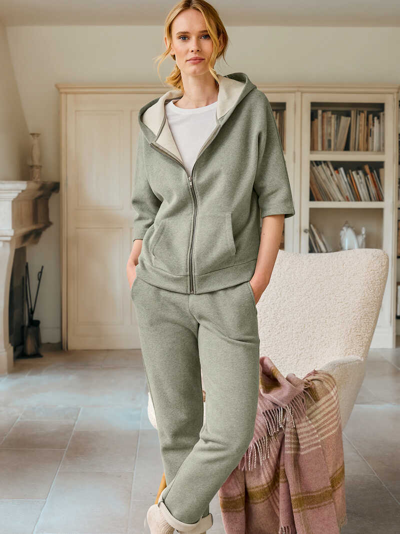 Produktbild zu Damen-Homewear-Anzug aus Sweatgewebe