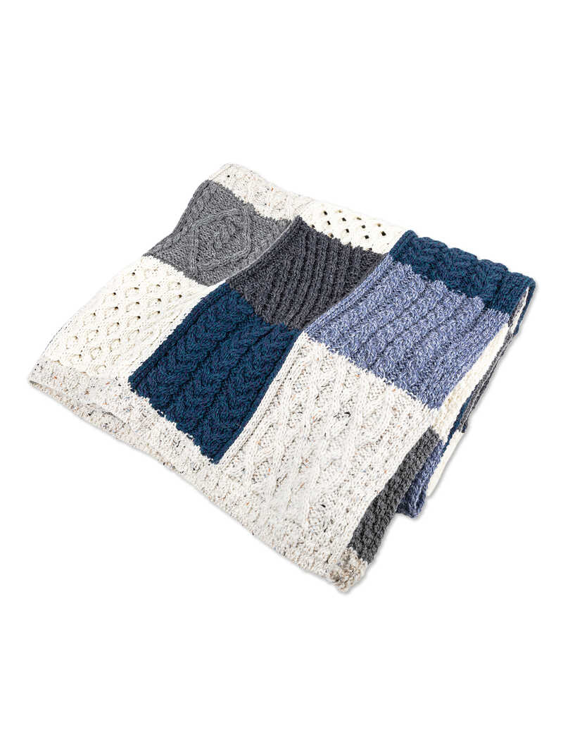 Irisches Wollplaid mit Aran-Strickmuster