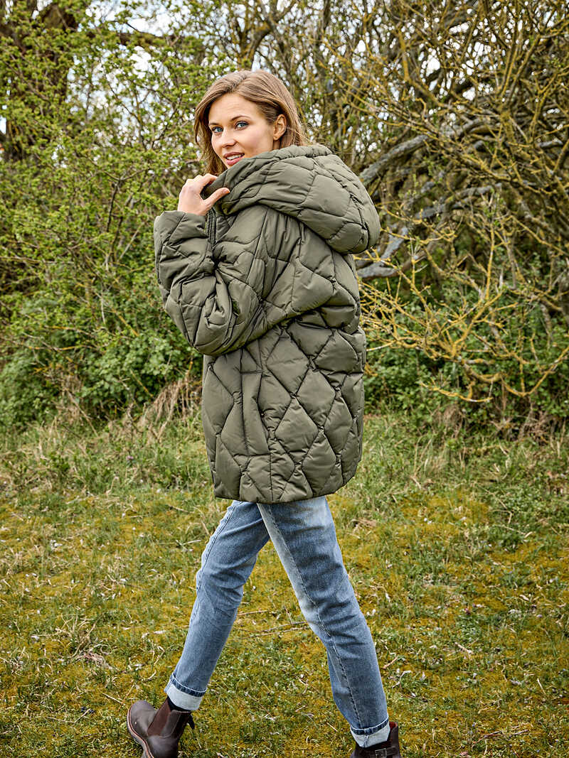 Damen-Steppjacke Aster im Oversize-Look aus recyceltem Polyester