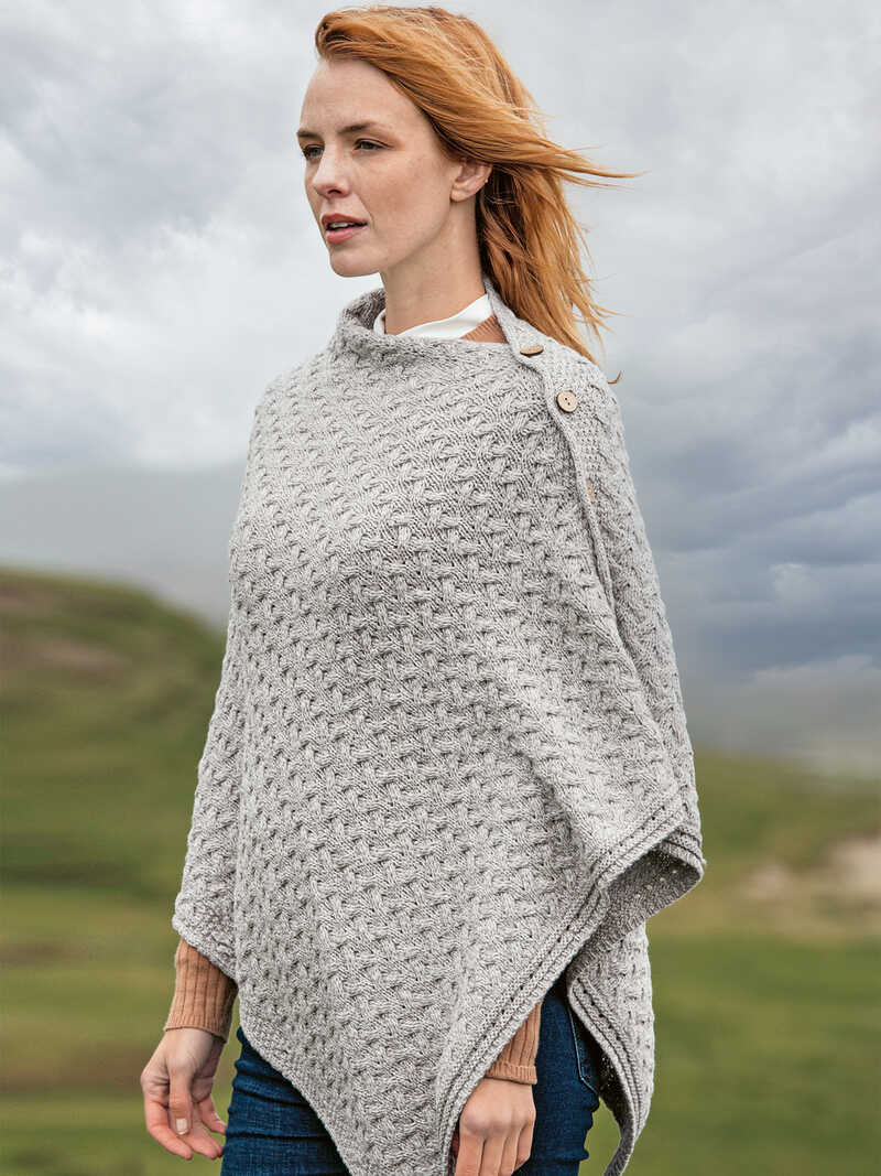 Strickponcho aus Merinowolle fr Damen