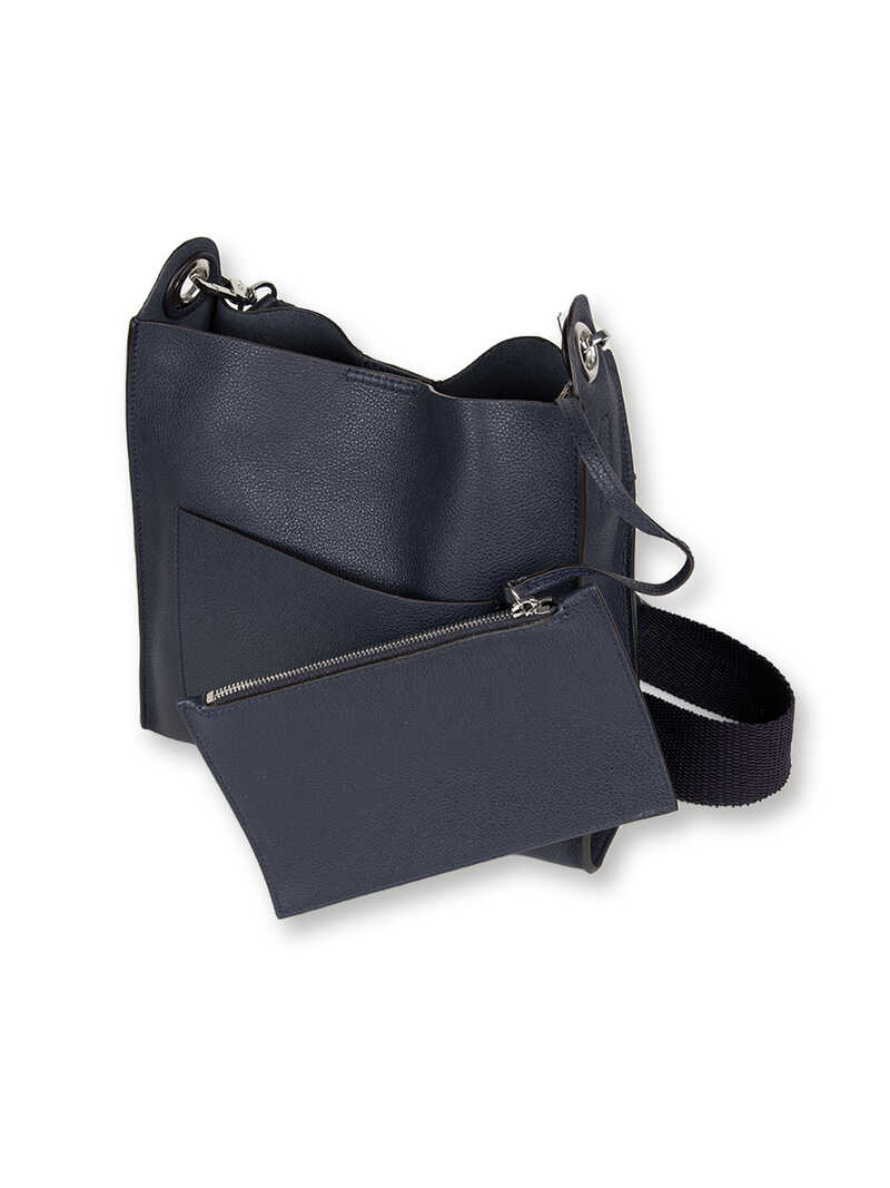 Ledertasche mit geflochtenem Gurtband