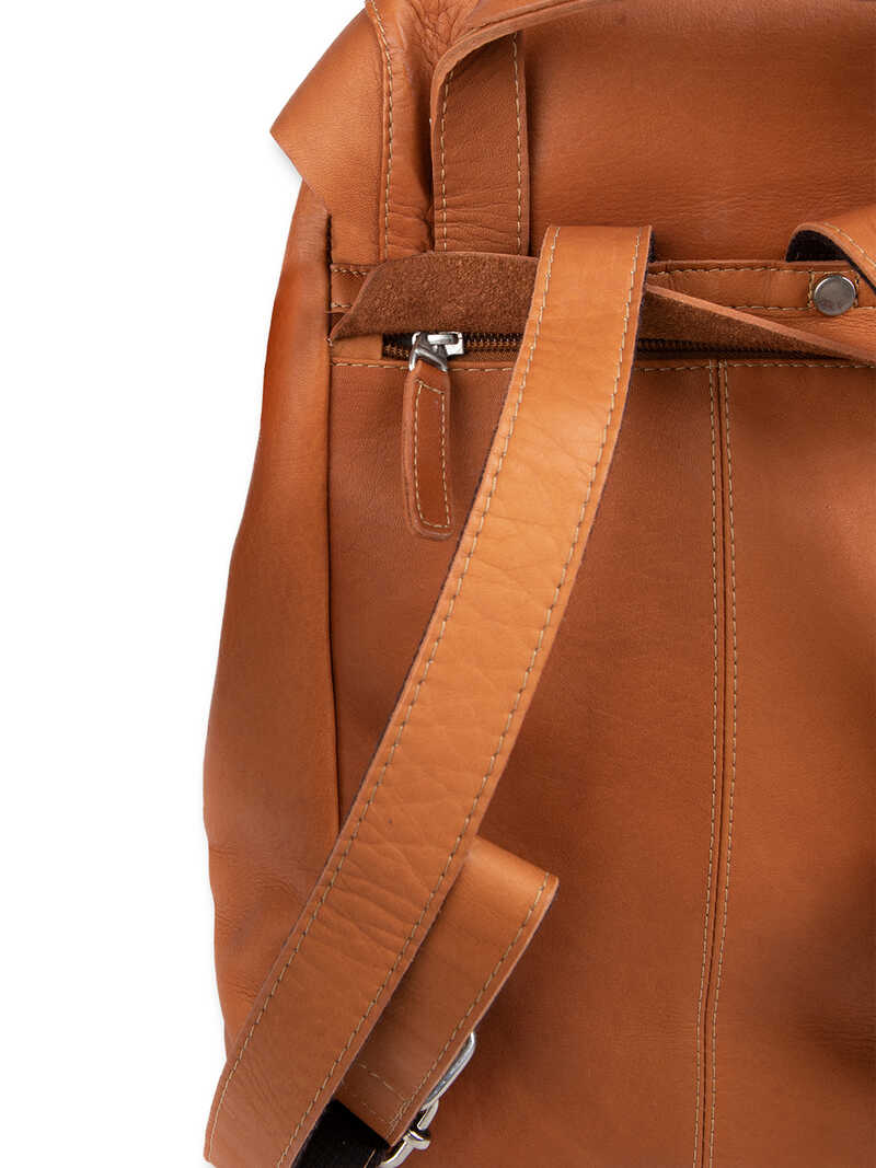 Lederrucksack aus naturbelassenem Leder