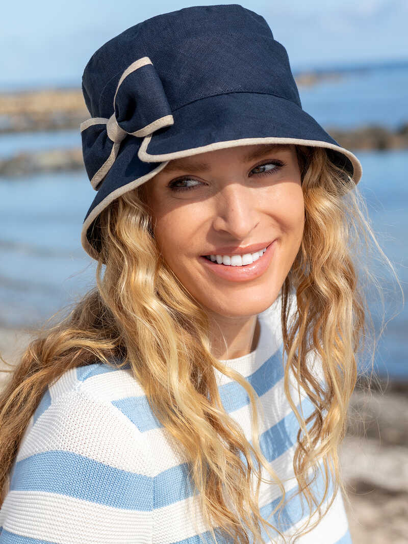 Produktbild zu Leinenhut Eileen mit Schleife