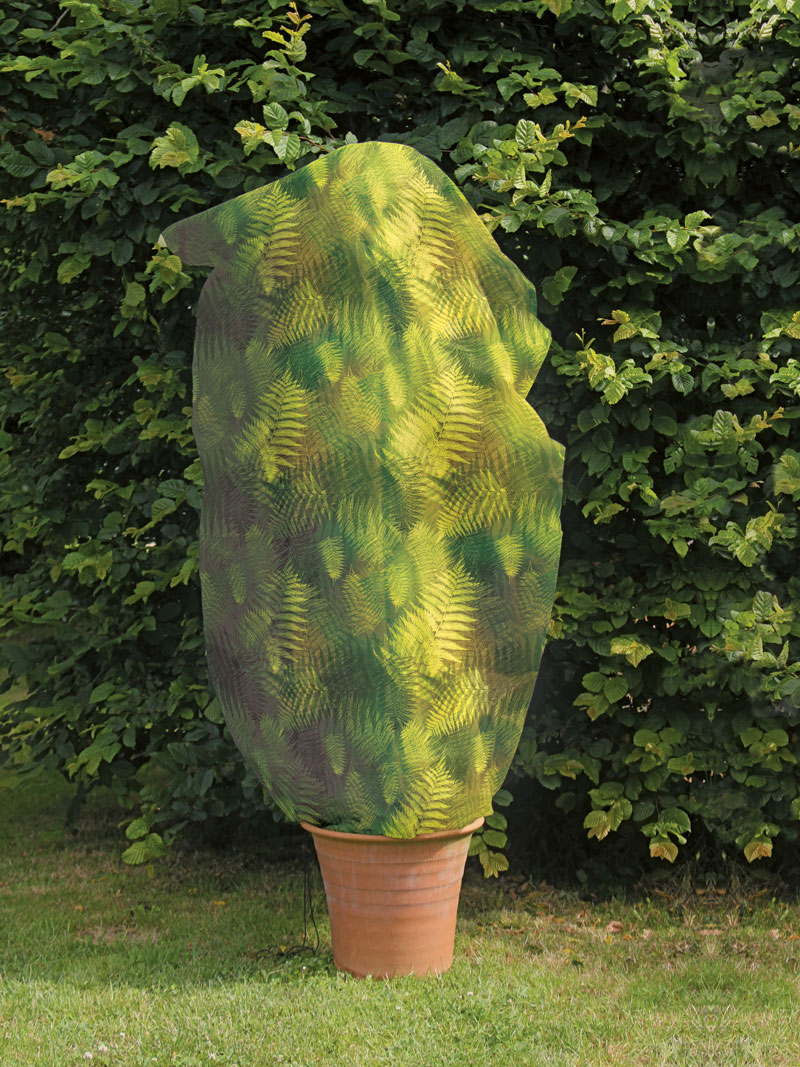 Groe grne Pflanzenschutzhauben aus Fleece