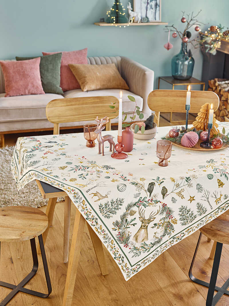 Produktbild zu Weihnachts-Tischdecke mit Hirschen