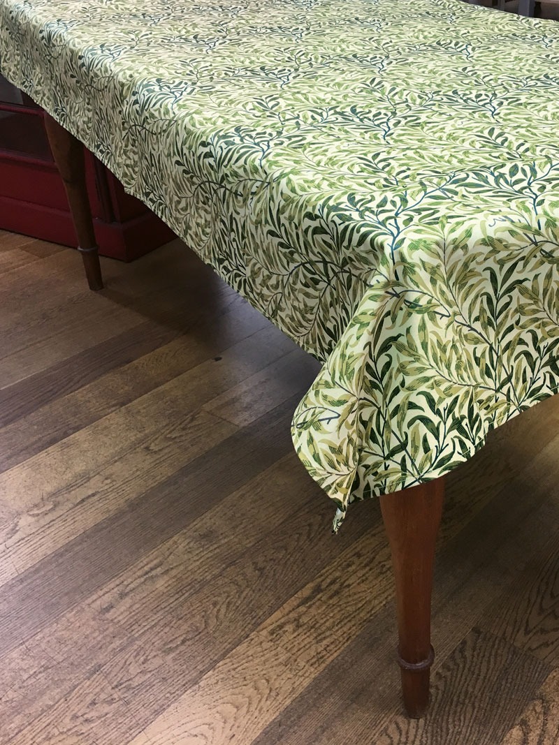 Produktbild zu William-Morris Mitteldecke mit Weidenzweig-Motiv