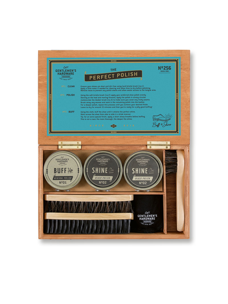 Schuhpflege-Box mit Schuhcreme und Brsten
