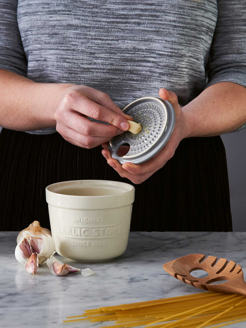 Alternatives Bild 1 zu Knoblauch-Behlter aus Steingut mit Reibe
