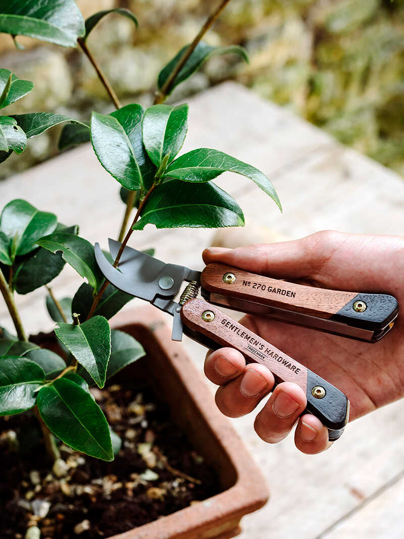 Produktbild zu Multifunktionswerkzeug 6-in-1 f�r den Garten