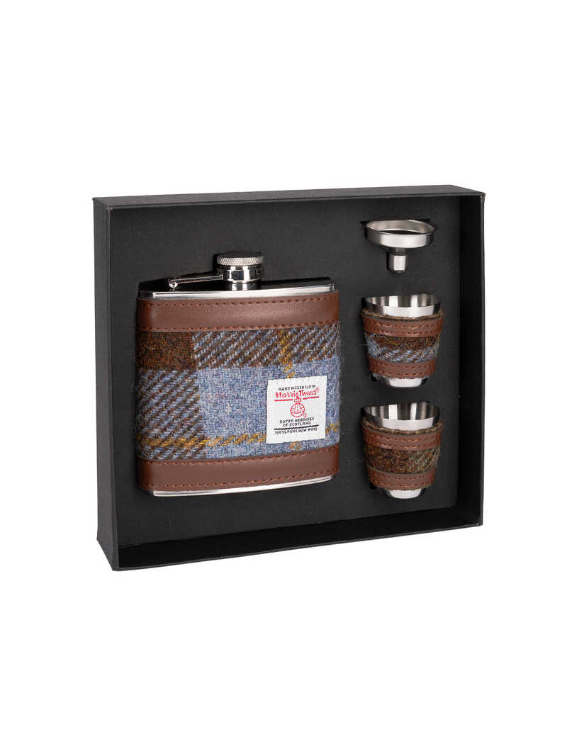 Produktbild zu Harris Tweed Hip Flask Flachmann-Set mit 2 Bechern