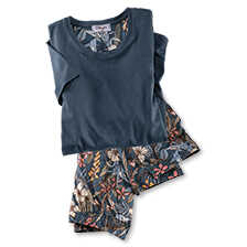 Damenpyjama mit tropischen Blumen