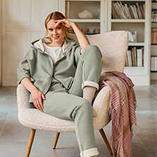 Alernatives Thumbnail 3 zu Damen-Homewear-Anzug aus Sweatgewebe