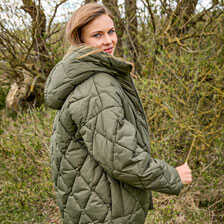 Damen-Steppjacke Aster im Oversize-Look aus recyceltem Polyester