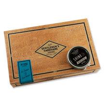 Schuhpflege-Box mit Schuhcreme und Brsten