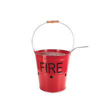 Roter Grill-Eimer mit der Aufschrift Fire