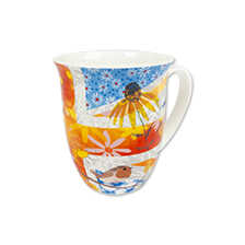 Henkelbecher mit Union Jack und Blumen