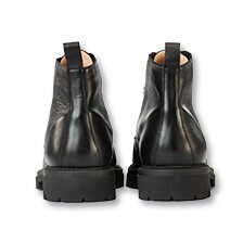 Schnrstiefel